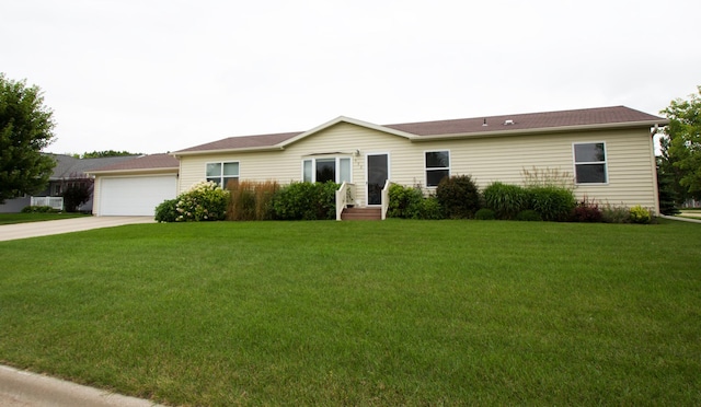 932 Spruce Ave S, Thief River Falls, MN 56701 - ranch-style home with driveway and a front yard