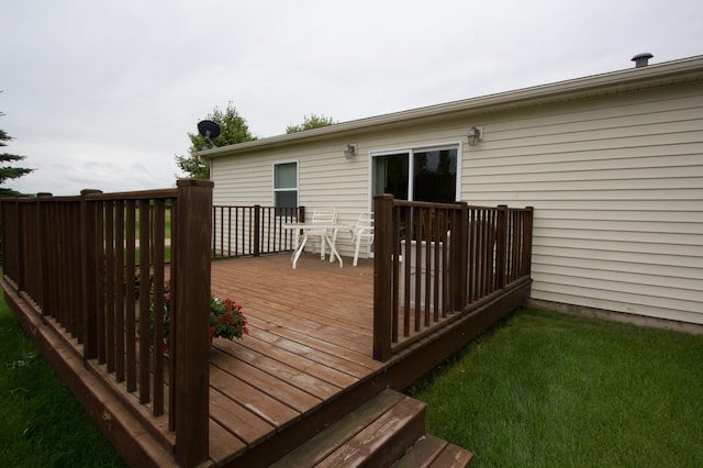 932 Spruce Ave S, Thief River Falls, MN 56701 - view of wooden deck