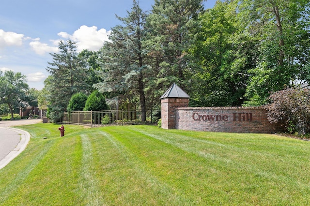 2454 Crowne Hill Rd, Minnetonka, MN 55305 - community sign with fence and a yard