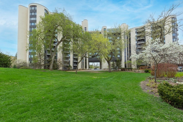 3145 Dean Ct Unit 1100, Minneapolis, MN 55416 - surrounding community with a yard