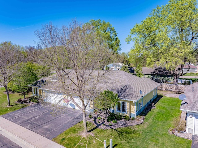 aerial view of property and surrounding area
