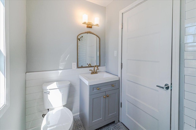 140 Carol Ln, West Saint Paul, MN 55118 - half bathroom featuring toilet and vanity
