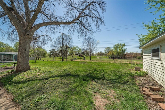 140 Carol Ln, West Saint Paul, MN 55118 - view of yard
