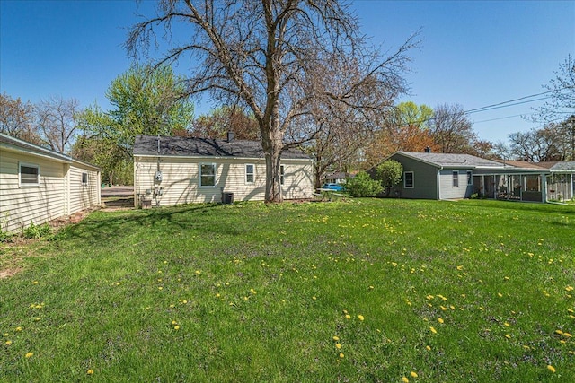 140 Carol Ln, West Saint Paul, MN 55118 - view of yard