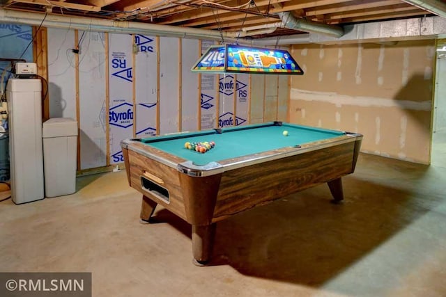 playroom featuring pool table and concrete flooring