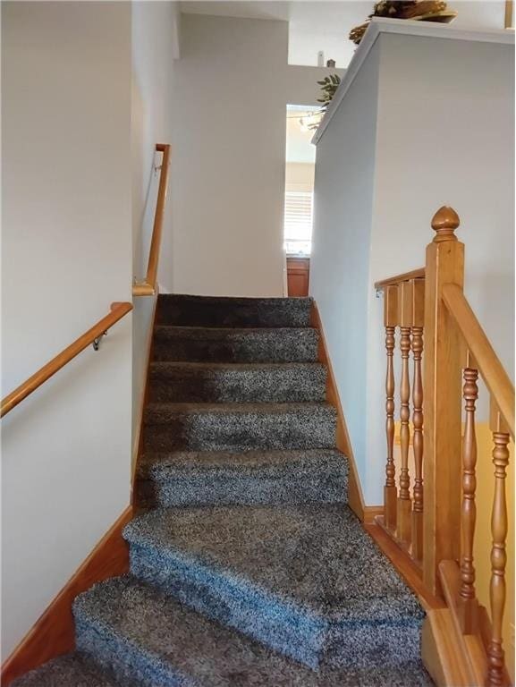 9007 Hampshire Ave N, Brooklyn Park, MN 55445 - view of staircase