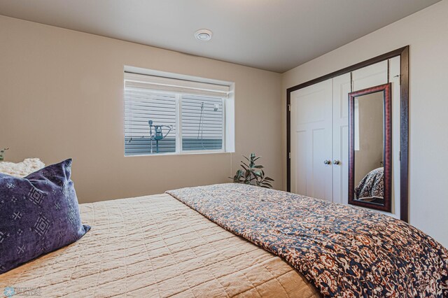 bedroom featuring a closet