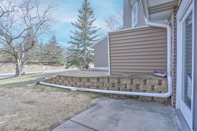 1870 Southpointe Ter Unit W1870, Eagan, MN 55122 - view of yard featuring a patio