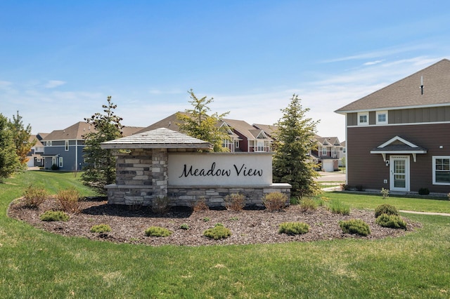 1144 Middlefield Rd, Medina, MN 55340 - community sign with a residential view and a yard