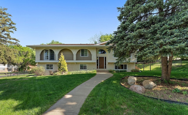 1920 Kyle Pl, Golden Valley, MN 55422 - view of split foyer home
