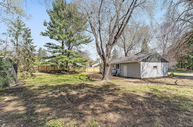 view of yard featuring fence