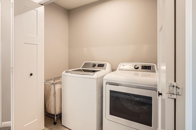 13665 Marsh View Trl, Rogers, MN 55374 - laundry area featuring washing machine and clothes dryer and laundry area