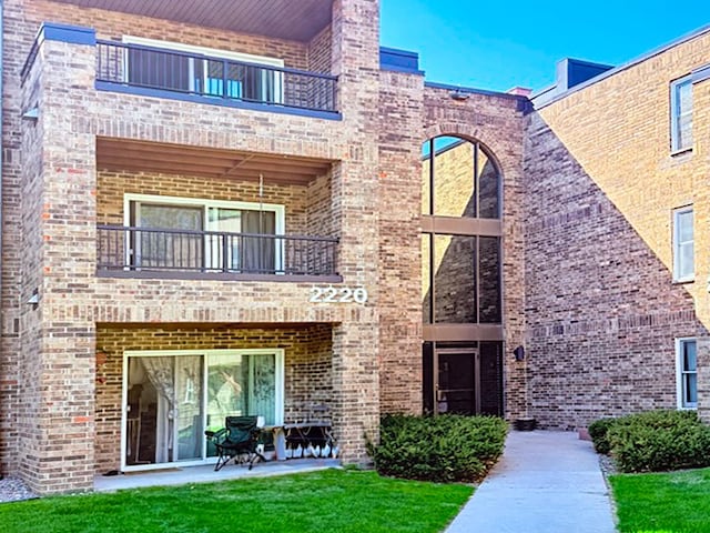 2220 Midland Grove Rd Unit 307, Roseville, MN 55113 - view of building exterior