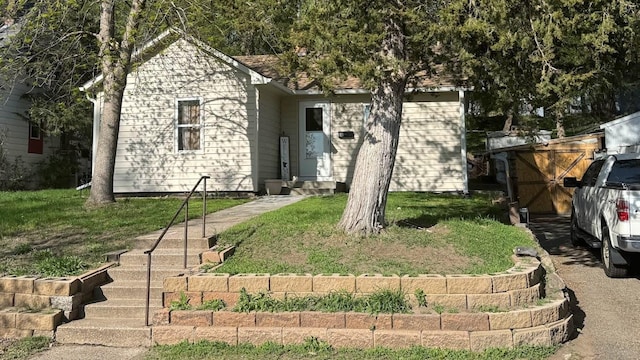 24 3rd Ave S, Sauk Rapids, MN 56379 - bungalow-style house featuring stairway
