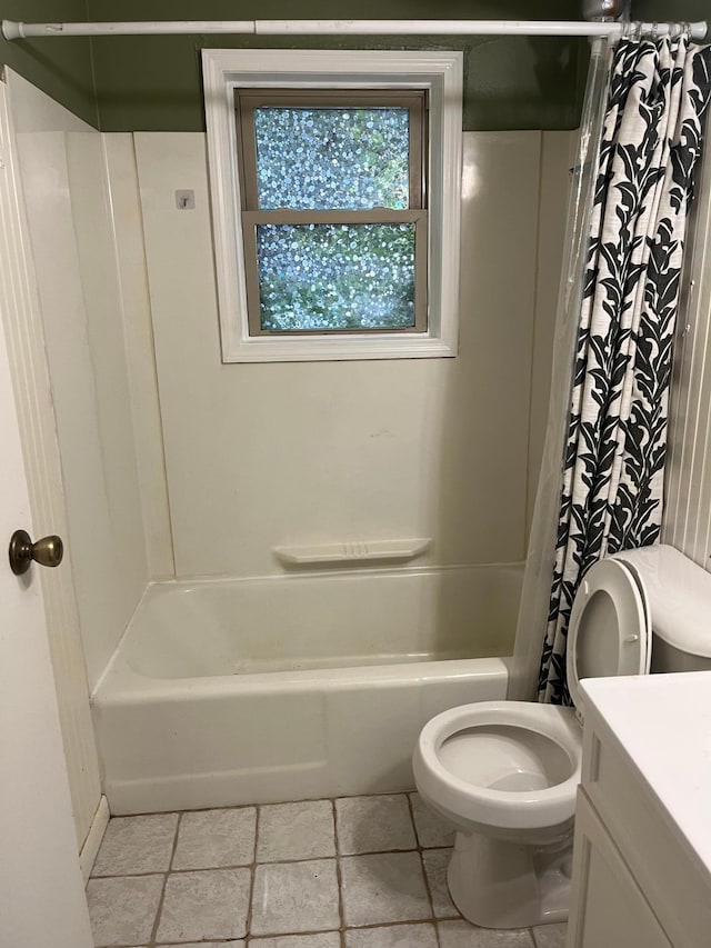 629 5th Ave N, Saint Cloud, MN 56303 - full bath with vanity, shower / tub combo with curtain, and stone tile flooring