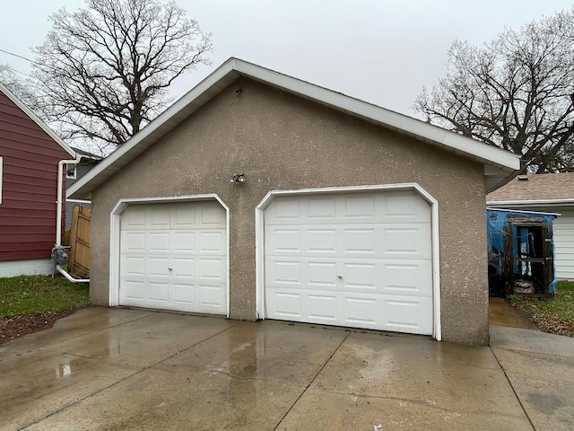 view of detached garage