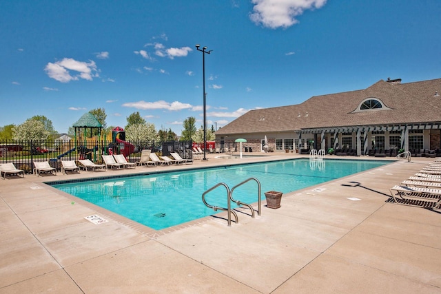 5085 149th St N # 3, Hugo, MN 55038 - community pool featuring fence and a patio