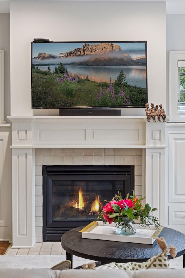 1722 Pinehurst Ave, Saint Paul, MN 55116 - detailed view of a tiled fireplace