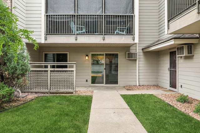 2110 Ridge Dr Unit 11, Saint Louis Park, MN 55416 - property entrance featuring a balcony and a yard