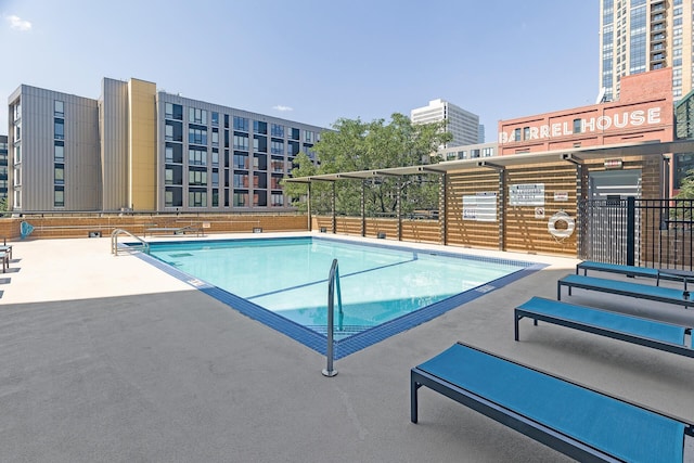401 1st St Unit 414, Minneapolis, MN 55401 - community pool featuring fence and a patio area