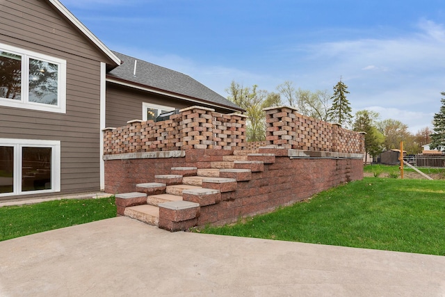 view of yard with a patio area