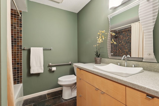 1235 Yale Pl Unit 1706, Minneapolis, MN 55403 - bathroom featuring a shower with curtain, a textured ceiling, vanity, baseboards, and toilet