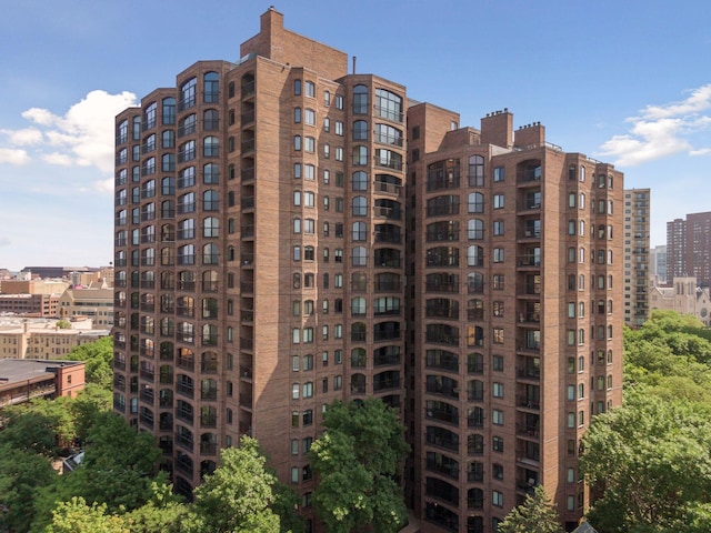 1235 Yale Pl Unit 1706, Minneapolis, MN 55403 - view of property featuring a city view