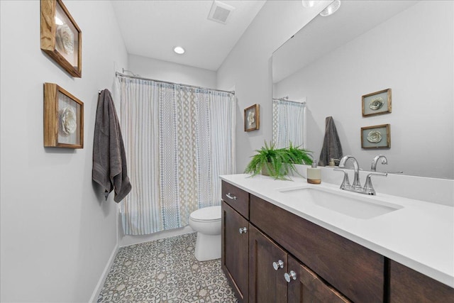 bathroom featuring vanity, toilet, baseboards, a shower with curtain, and visible vents