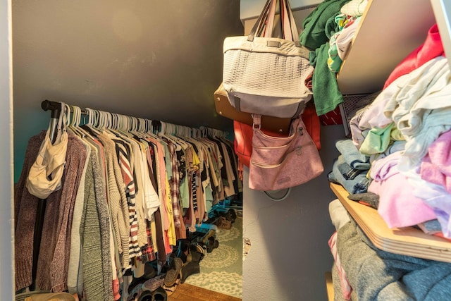 312 Vine St, Fergus Falls, MN 56537 - view of spacious closet