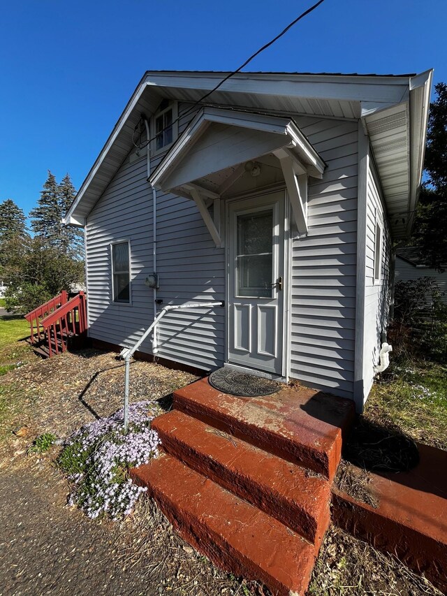 view of property entrance