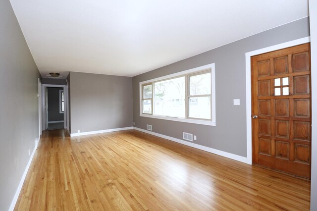 10424 Washburn Ave S, Bloomington, MN 55431 - entrance foyer featuring light wood-type flooring and baseboards