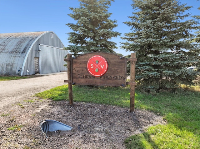 view of community / neighborhood sign