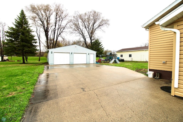 view of detached garage
