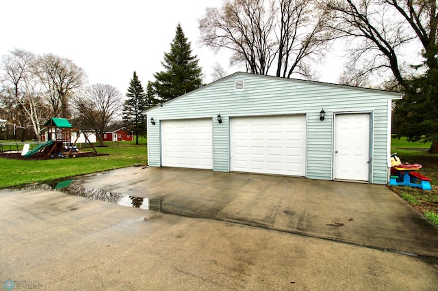 view of detached garage