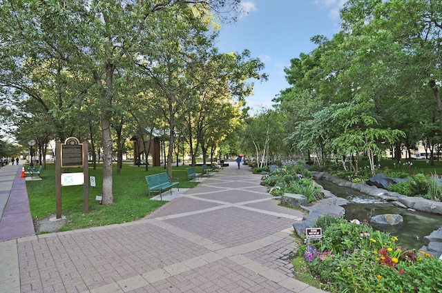 406 Wacouta St Unit 707, Saint Paul, MN 55101 - view of home's community featuring a lawn