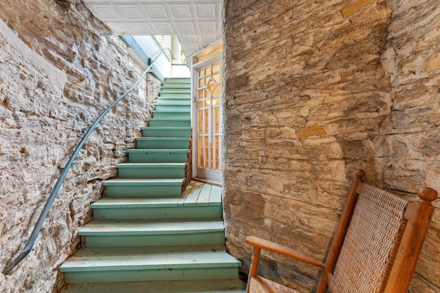 710 Summit Ave Unit 4, Saint Paul, MN 55105 - view of stairs