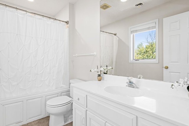full bathroom with vanity, visible vents, toilet, recessed lighting, and shower / tub combo
