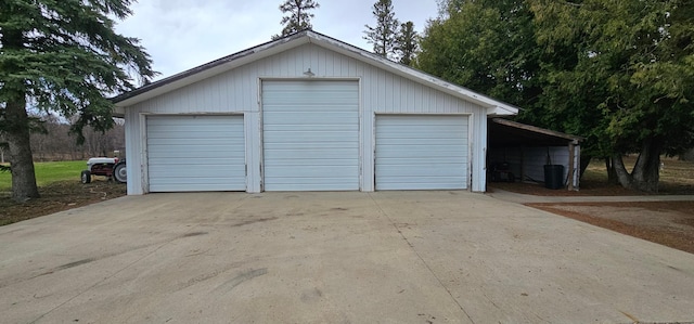 garage featuring a garage