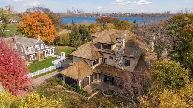 bird's eye view with a water view