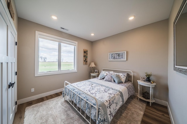 17292 Boyer Lake Rd, Lake Park, MN 56554 - bedroom featuring visible vents, recessed lighting, baseboards, and wood finished floors