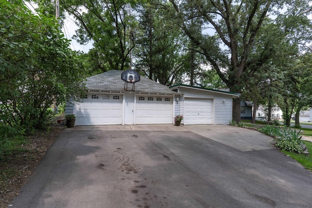 view of detached garage
