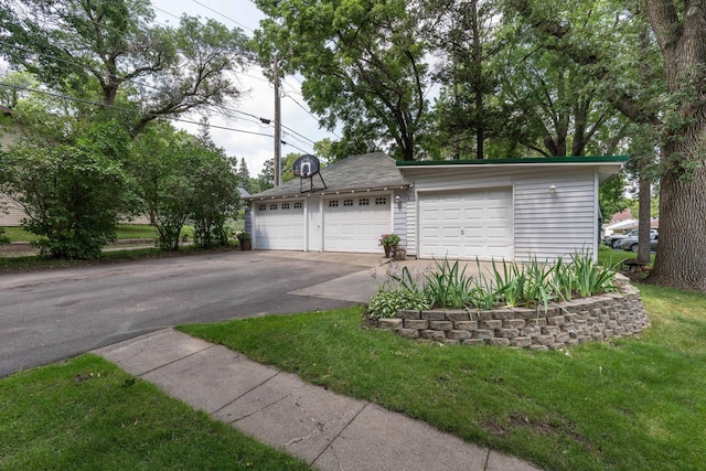 view of detached garage