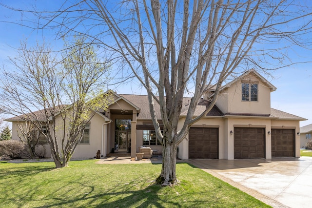 view of front facade featuring a shingled roof, a garage, stucco siding, a front yard, and concrete driveway