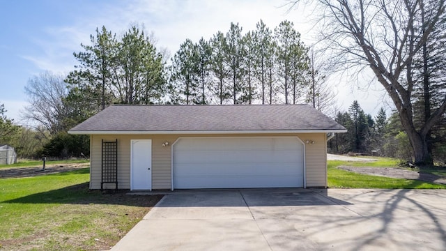 view of detached garage
