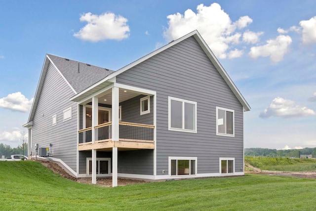 12439 Drayton Trl, Apple Valley, MN 55124 - back of property featuring a lawn