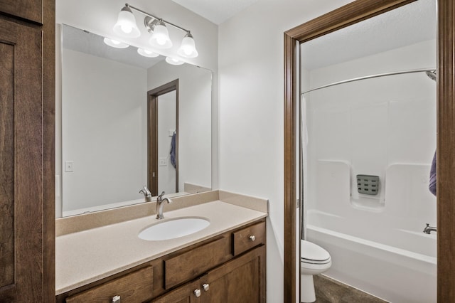 2895 Thunder Bay Ct, Little Canada, MN 55117 - bathroom featuring toilet, vanity, and bathing tub / shower combination