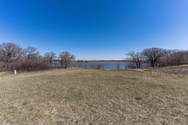 view of yard featuring a water view