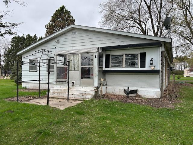 10010 Lake Rd, Watab Twp, MN 56367 - view of front facade featuring a front lawn