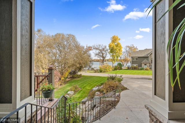view of yard featuring a water view
