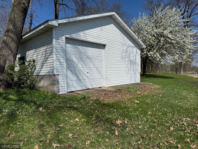 view of detached garage